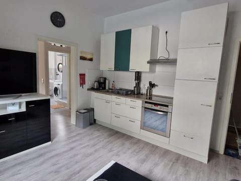 TV and multimedia, Kitchen or kitchenette, oven, pet friendly, stove