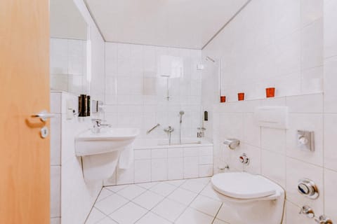 Toilet, Bathroom, Bath, towels