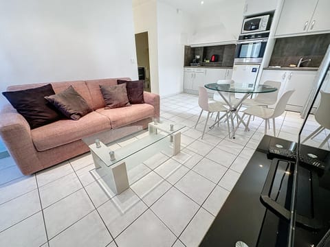 Living room, Seating area, Dining area, oven, stove