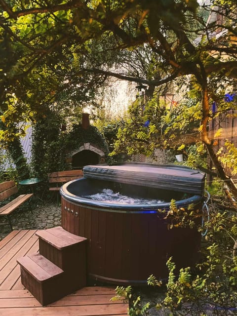 Natural landscape, Garden, Hot Tub