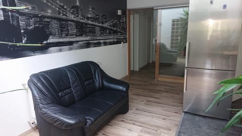 Kitchen or kitchenette, Seating area