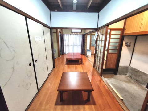 Living room, Photo of the whole room