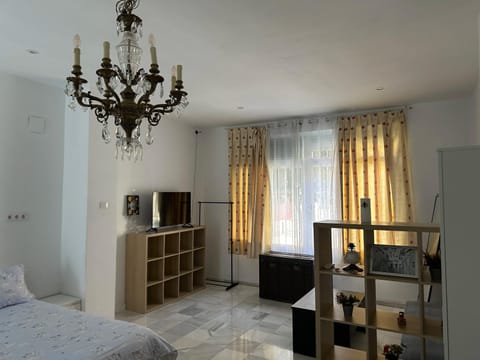 TV and multimedia, Photo of the whole room