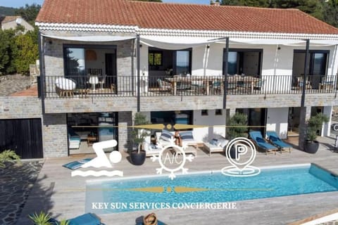 Villa 4 étoiles, 250m2, piscine, parking, vue mer Villa in La Croix-Valmer