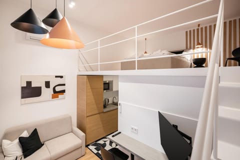 Bed, Kitchen or kitchenette, Photo of the whole room, Seating area, Bedroom