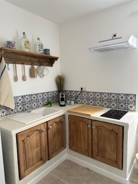 Kitchen or kitchenette, stove