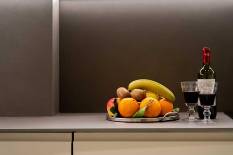 Kitchen or kitchenette, Food and drinks, Food, Drinks