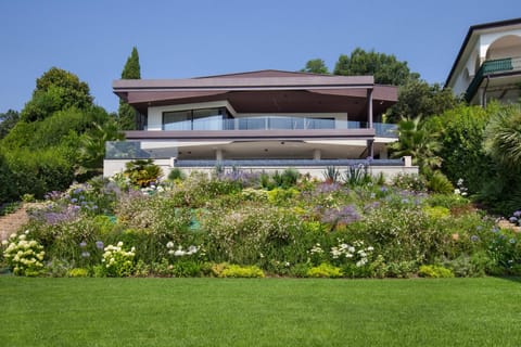 Property building, Facade/entrance, Off site