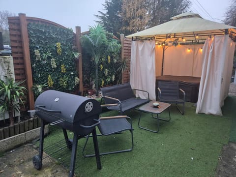 Spa Privatif en Pleine Nature à 1h de Paris House in Île-de-France