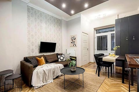 Living room, Photo of the whole room, Seating area