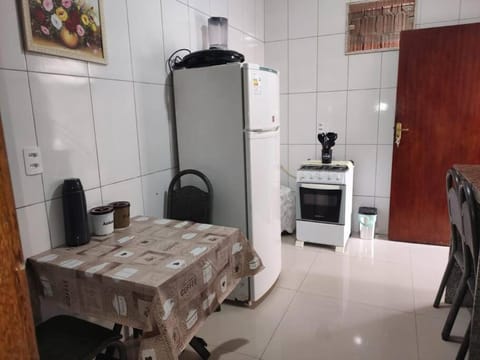 Kitchen or kitchenette, Dining area, oven, pet friendly, stove