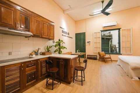 Bed, Kitchen or kitchenette, Dining area, air conditioner