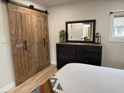 Home Town Mountain Lodging Bed and Breakfast in Darby