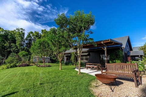 Patio, Garden, Garden view, fireplace