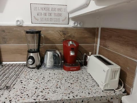 Maisonnette proche de Paris House in Aubervilliers