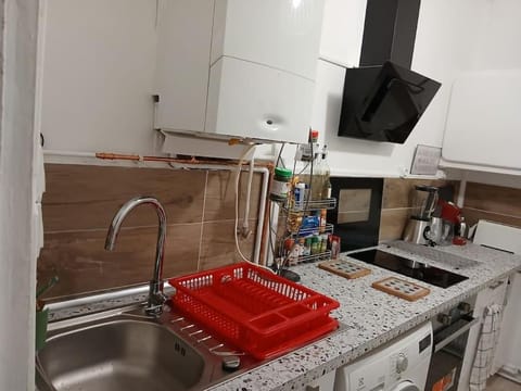 Maisonnette proche de Paris House in Aubervilliers