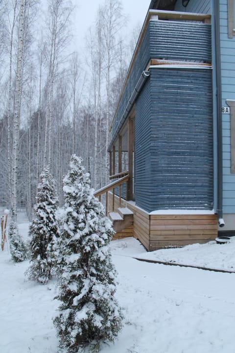 Facade/entrance, Balcony/Terrace