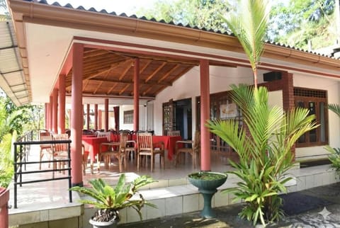 Property building, Restaurant/places to eat