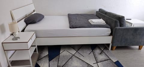 Bed, Photo of the whole room