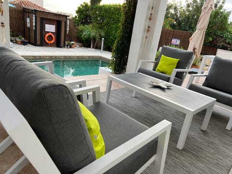 Seating area, Swimming pool