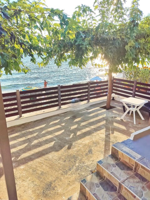Patio, Day, Natural landscape, Garden, View (from property/room), Sea view, sunbed