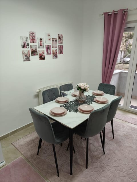 In medias res aparHEARTmant Apartment in Sarajevo