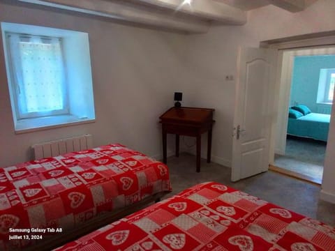 Appartement à la campagne refait à neuf House in Provence-Alpes-Côte d'Azur