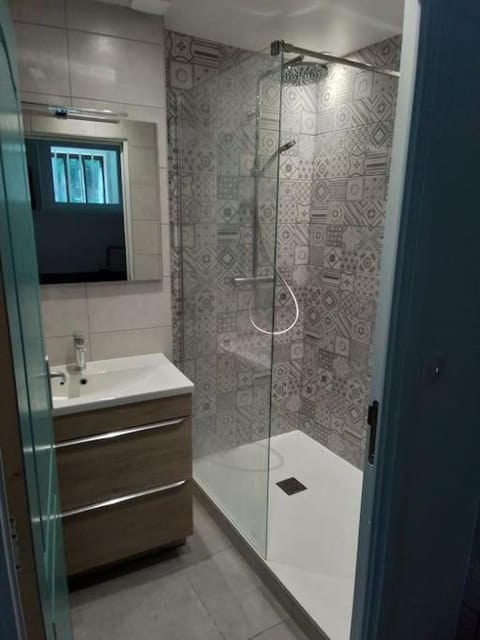 Appartement à la campagne refait à neuf House in Provence-Alpes-Côte d'Azur