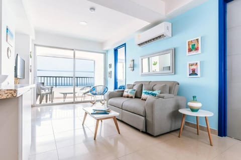 TV and multimedia, Living room, Seating area, air conditioner