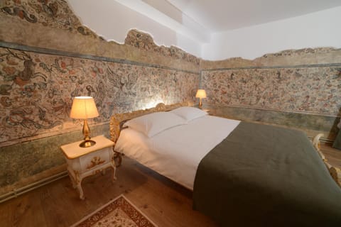 Photo of the whole room, Decorative detail, Bedroom