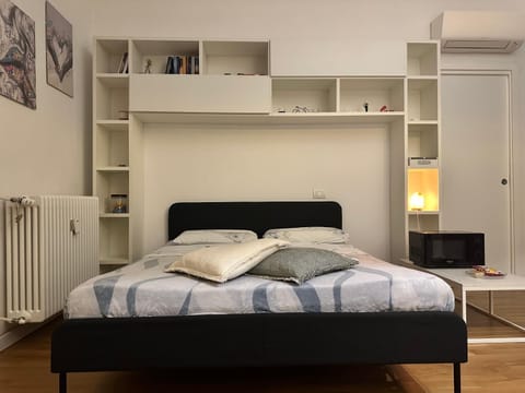 Bed, Library, internet