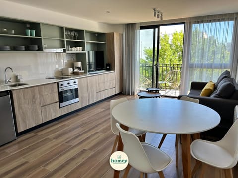 Kitchen or kitchenette, Living room, Dining area, oven