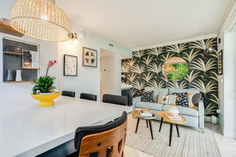 Seating area, Dining area