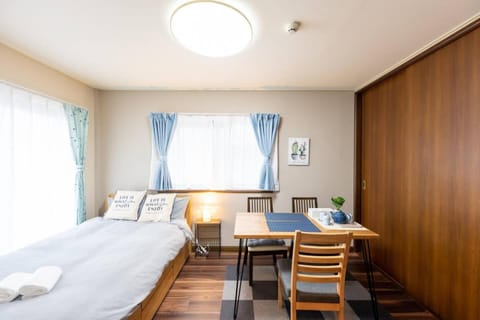 Bed, Seating area, Bedroom