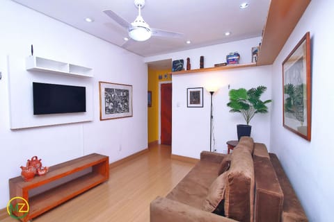 Stylish and comfortable 2 bedrooms in Leblon Apartment in Rio de Janeiro