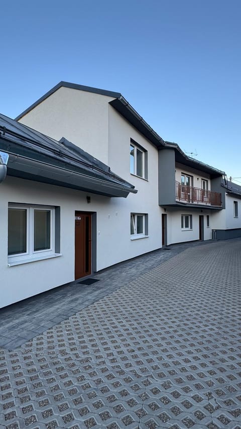 Property building, Day, Neighbourhood