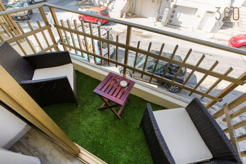 Patio, Day, View (from property/room), Balcony/Terrace, Living room, Seating area, Dining area, Parking