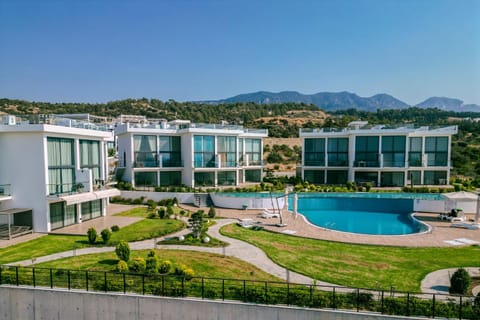 Property building, Garden view, Mountain view, Swimming pool