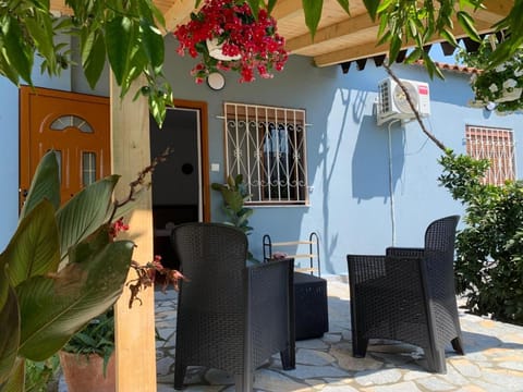 Patio, View (from property/room), Balcony/Terrace, Seating area, Dining area