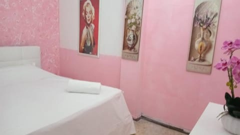 tangueu room 74-Napoli Centrale Apartment in Naples