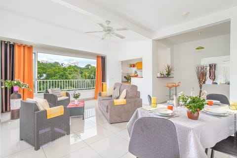 Living room, Dining area