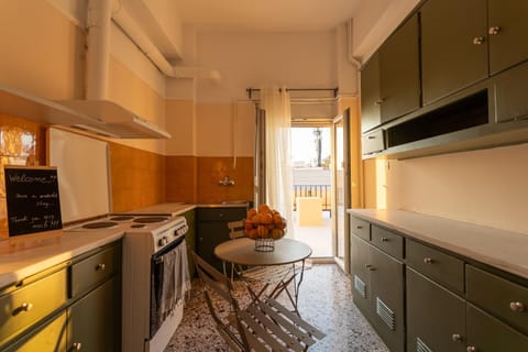 Dining area, oven, pet friendly, stove, wardrobe