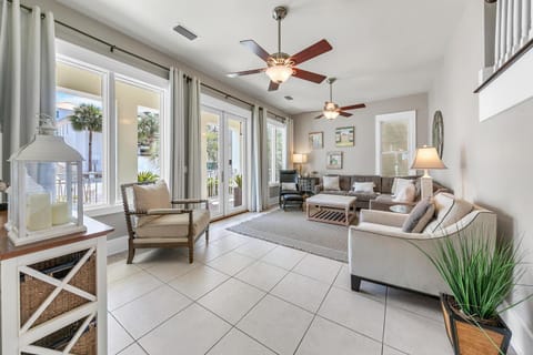 Relax Awhile House in Carillon Beach