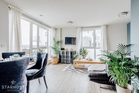 StarHost Residences - Stunning 2 bed Apt with Marina Views Apartment in Southampton