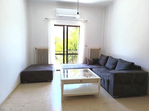 Living room, Seating area, air conditioner