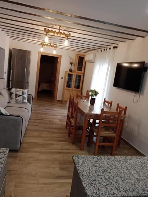 TV and multimedia, Living room, Dining area, Evening entertainment