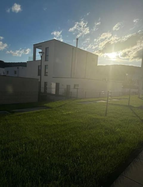 Wunderschöne Wohnung am Rhein nähe Koblenz Apartment in Koblenz