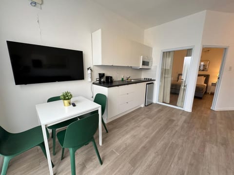 TV and multimedia, Dining area