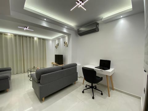 TV and multimedia, Living room, Seating area, air conditioner