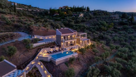 Property building, Natural landscape, Bird's eye view, Mountain view, Pool view, Swimming pool